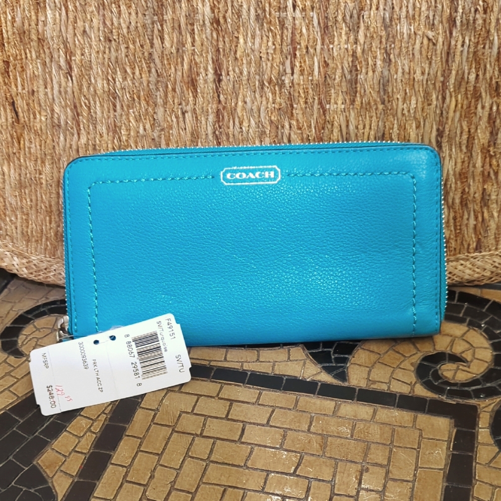 NWT Coach Turquoise Zipper Wallet